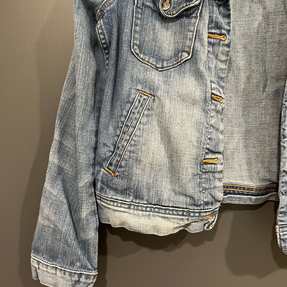 Woman’s cropped J Crew denim jacket! - Picture 11 of 11